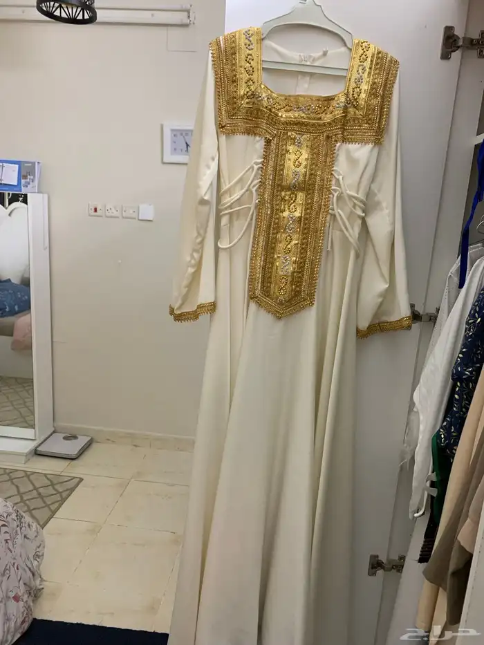 3فساتين و2شنطه 2