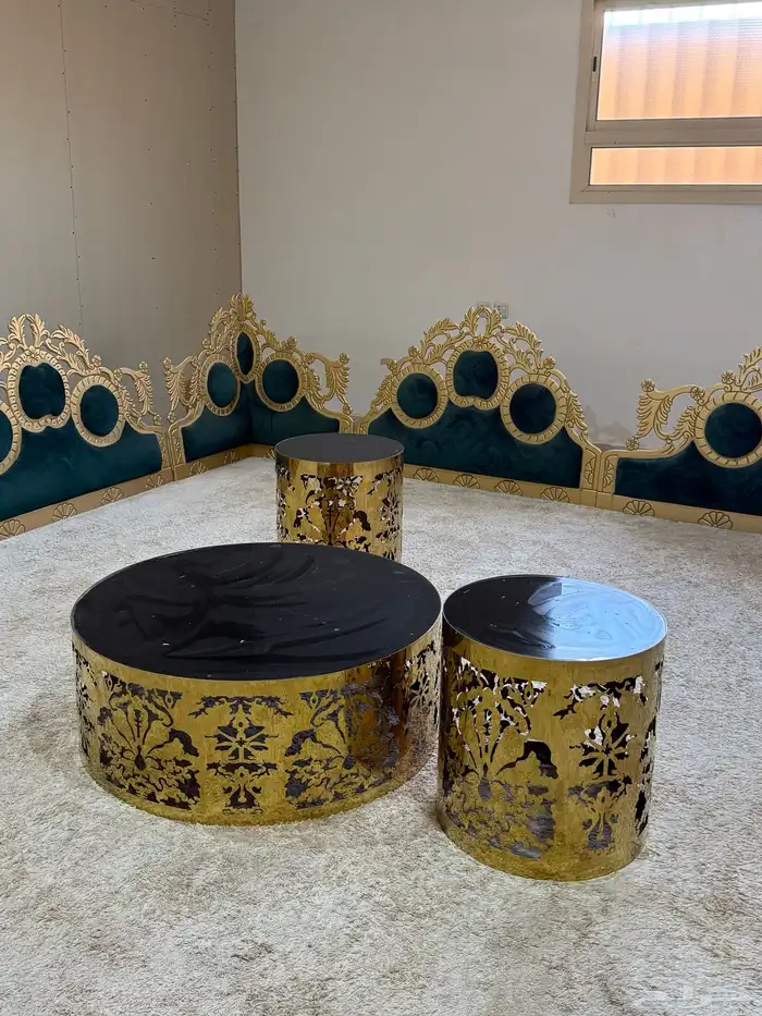 مساند مع طاولات 3