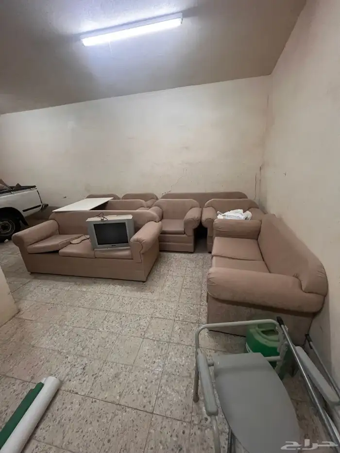 كنب مستخدم نظيف 3