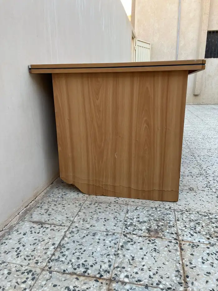 طاولة مكتبيه 3