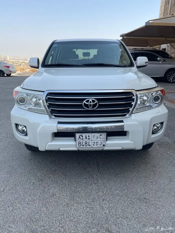 لاندكروزر GXR 2014 فل كامل 18