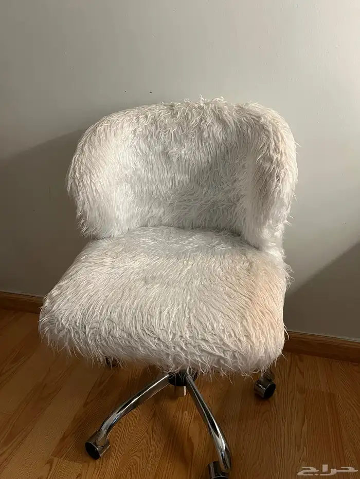 كرسي مكتب او تسريحه ابيض فروي منخفض بكفرات مع التحكم 0