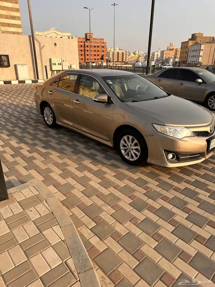 كامري 2012 GLX بدون فتحة 18