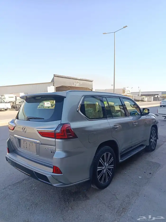 لكزس LX570 سبورت فل كامل سعودي موديل 2019 1