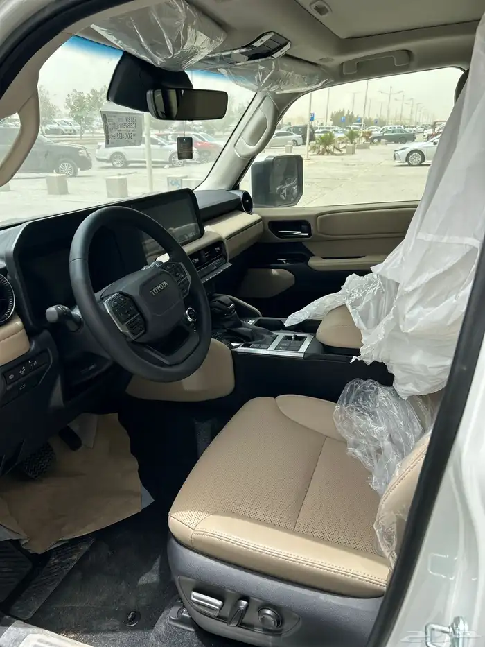 تويوتا  برادو TXL-3 بنزين 2025 ابيض 226550 شامل الضريبة 4