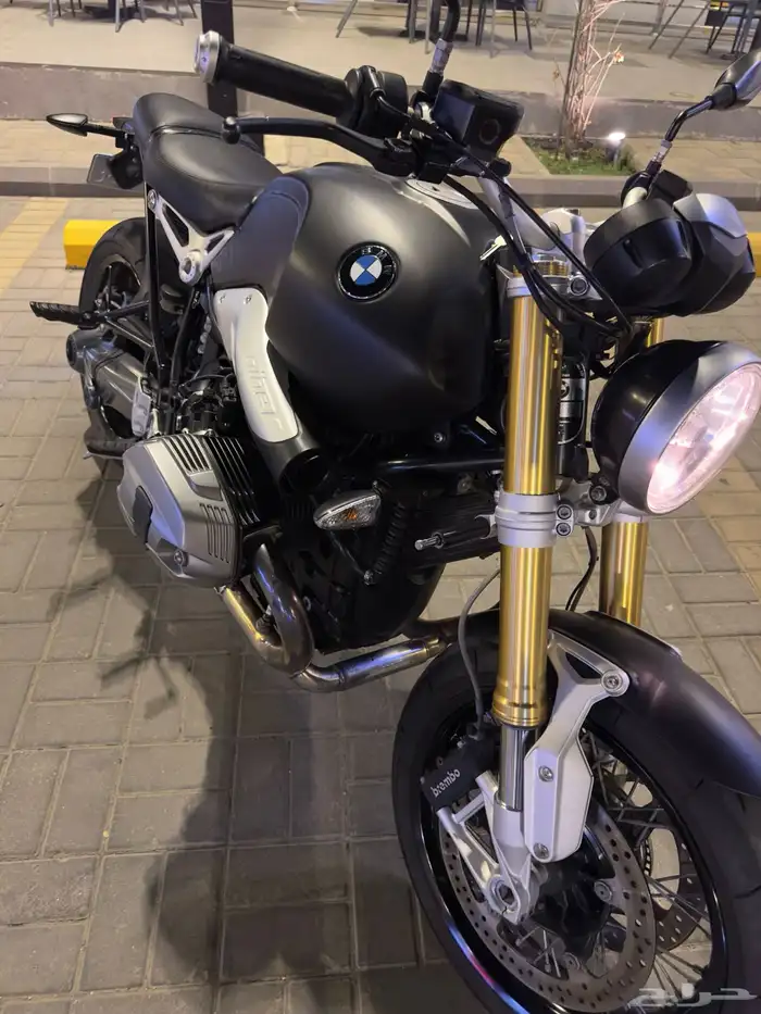 BMW R nine t 12