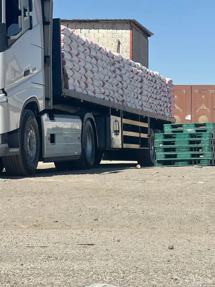 سطحه تريله للنقل البضايع في الرياض الان 5