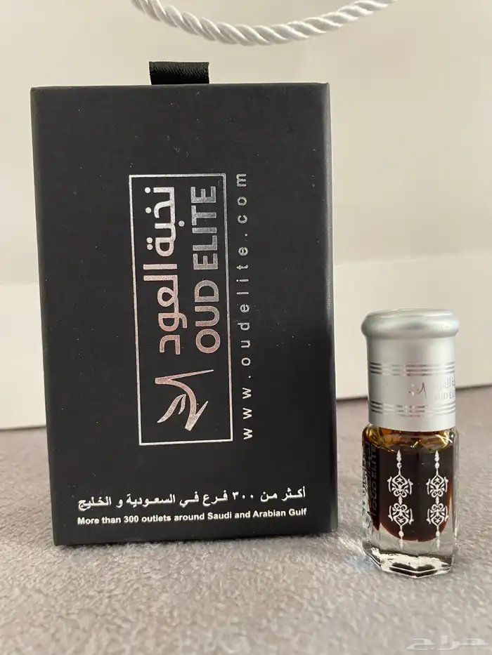 دهن معتق الماجد للعود 2