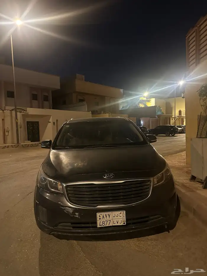 سيارة عائلية كرنفال كيا 1