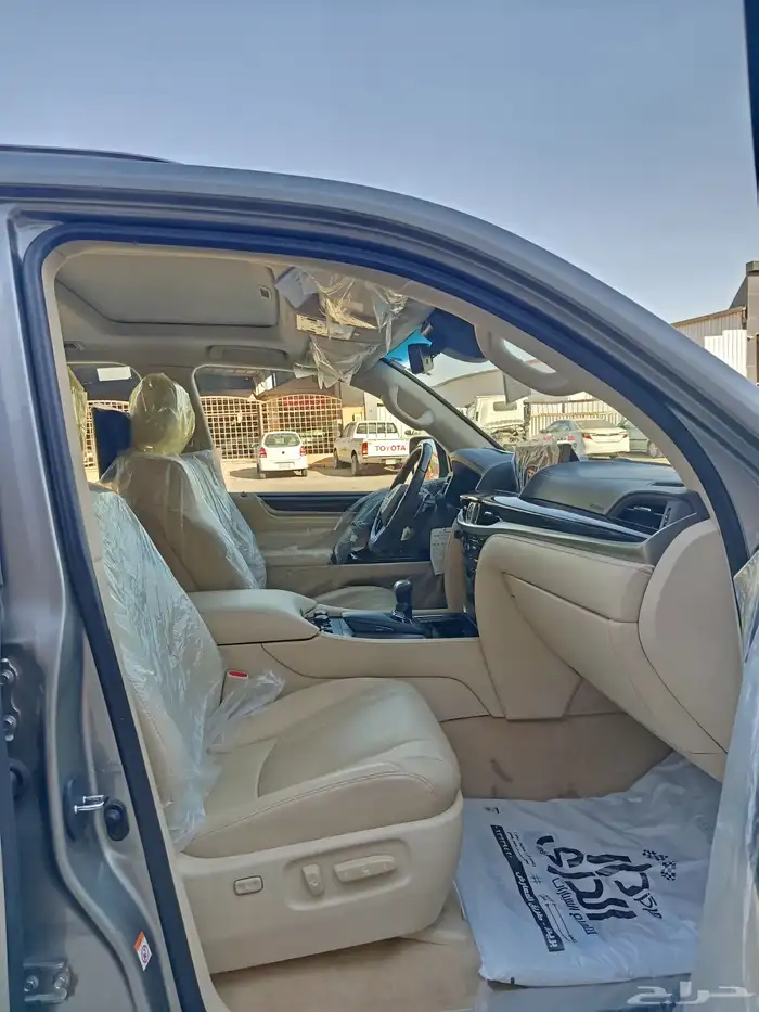 لكزس LX570 سبورت فل كامل سعودي موديل 2019 5