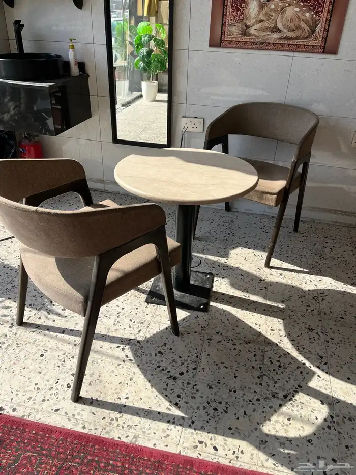 كراسي وطاولات للبيع 1