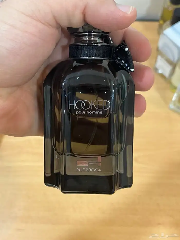 عطر hooked و عطر whims 0