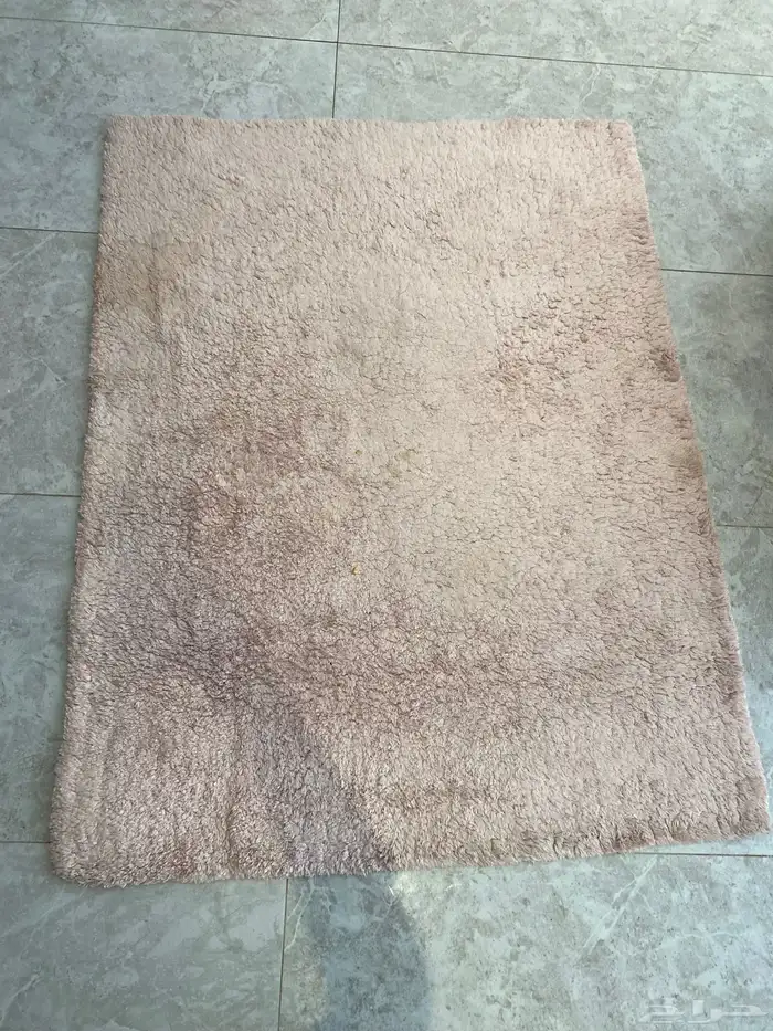 سجادة لون وردي متوسطة الحجم 0