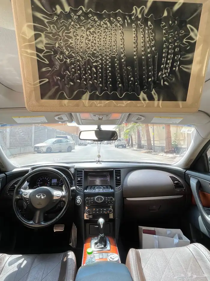 انفنتي QX70 فل كامل 2015 نظيف 26