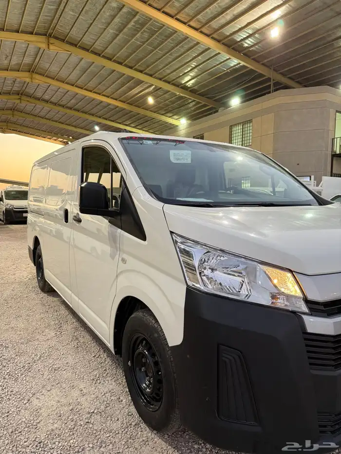 تويوتا باص 2023 ديزل ثلاجة جديد اصفار 0