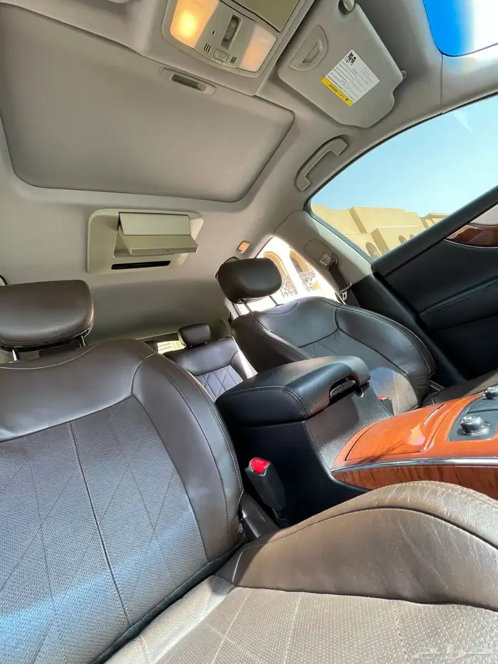 انفنتي QX70 فل كامل 2015 نظيف 33