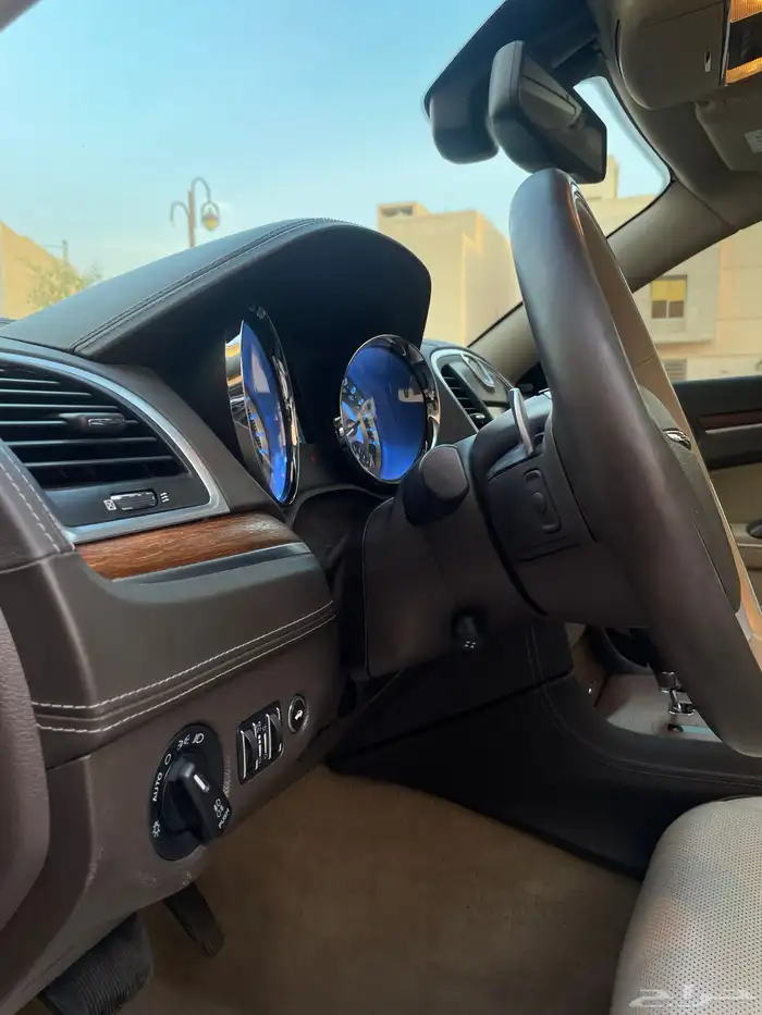 كرايزلر c300 اكزيكتيف 2014 13