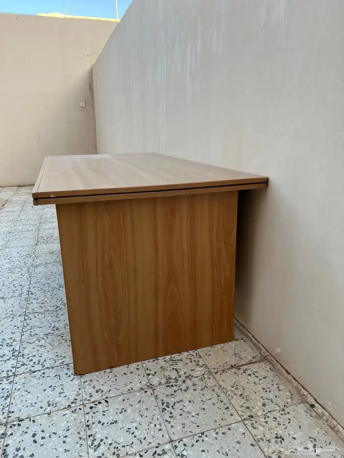 طاولة مكتبيه 1