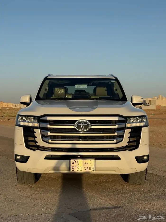 لاندكروزر 2022 GXR ديزل 1