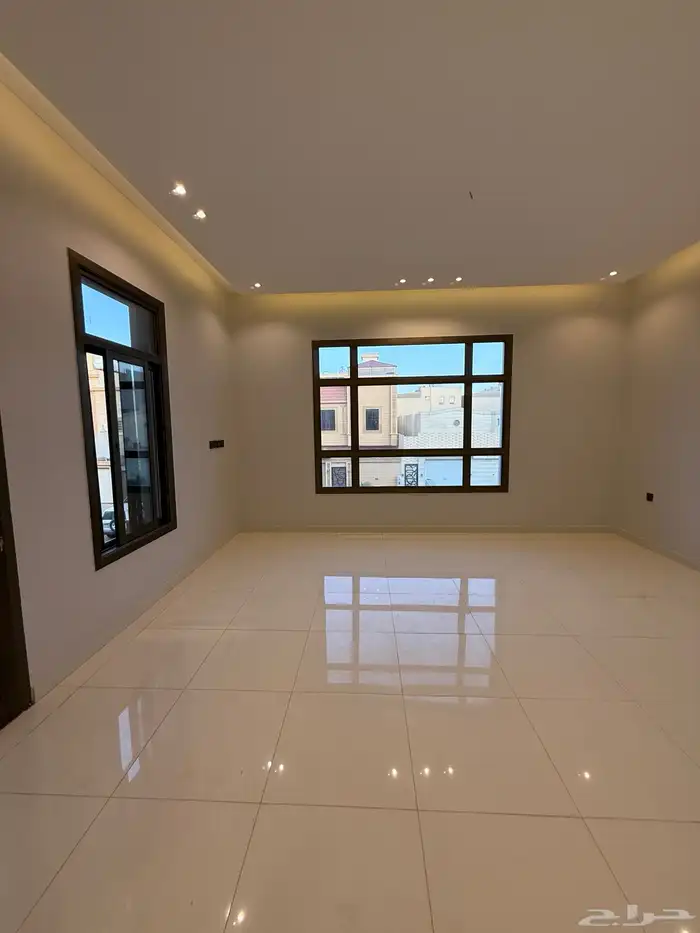 للبيع فيلا مودرن دورين وملحق تشطيب vip ف درة الموسي 21