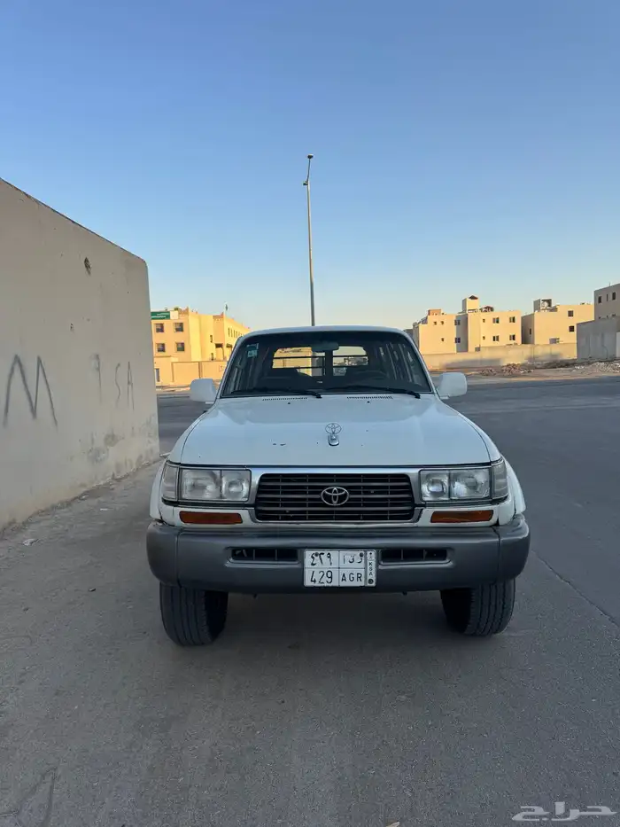 جيب لاند كروزر في اكس ار 1