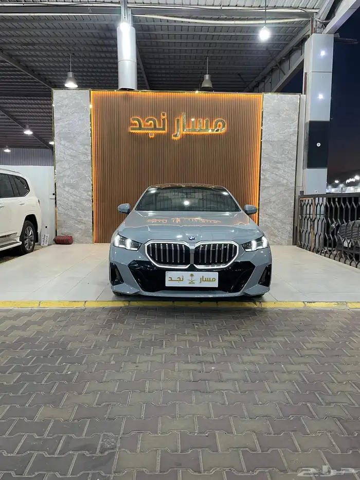 بي ام دبليو 520 موديل 2024 فل كامل kit m 1