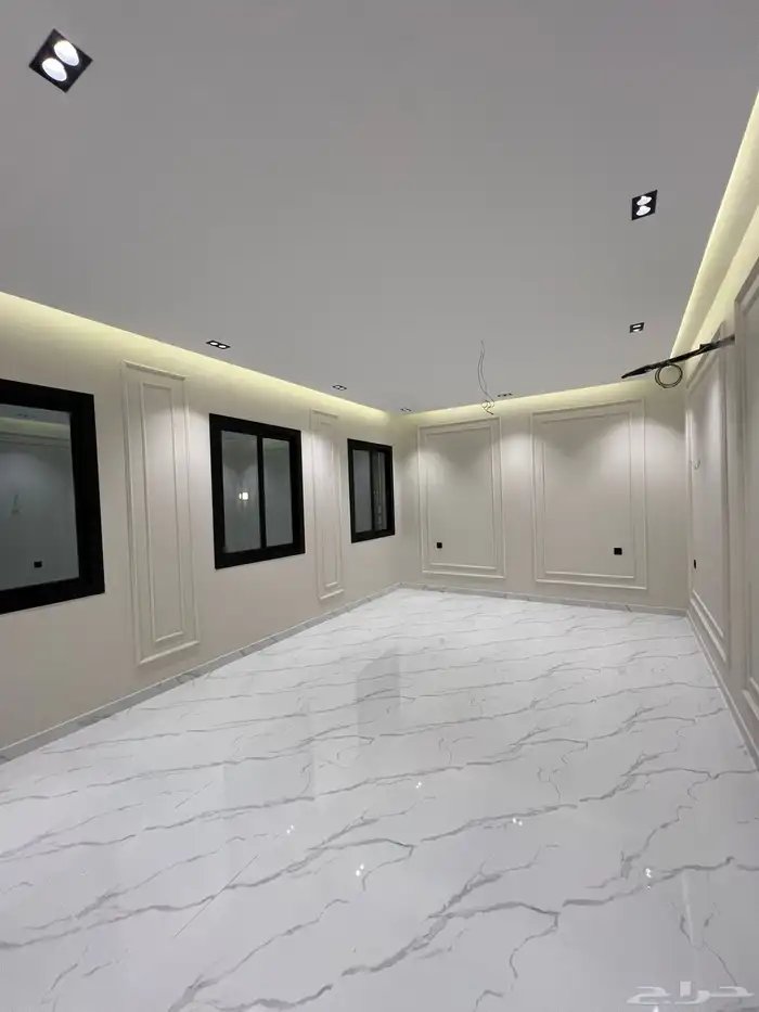 للبيع دور أرضي على شارعين بضاحية الإسكان بجليل 8