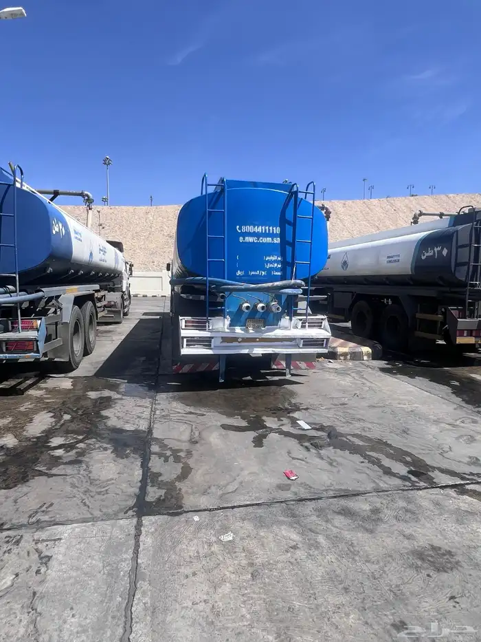 راس شاحنة مان نظيف جدا  مديل 2000  حجم 414 11