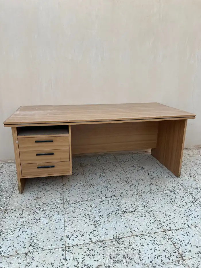 طاولة مكتبيه 0