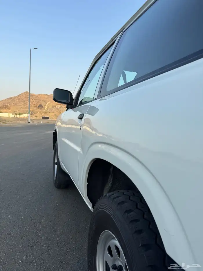 نيسان باترول 2006 تم البيع تم البيع 10