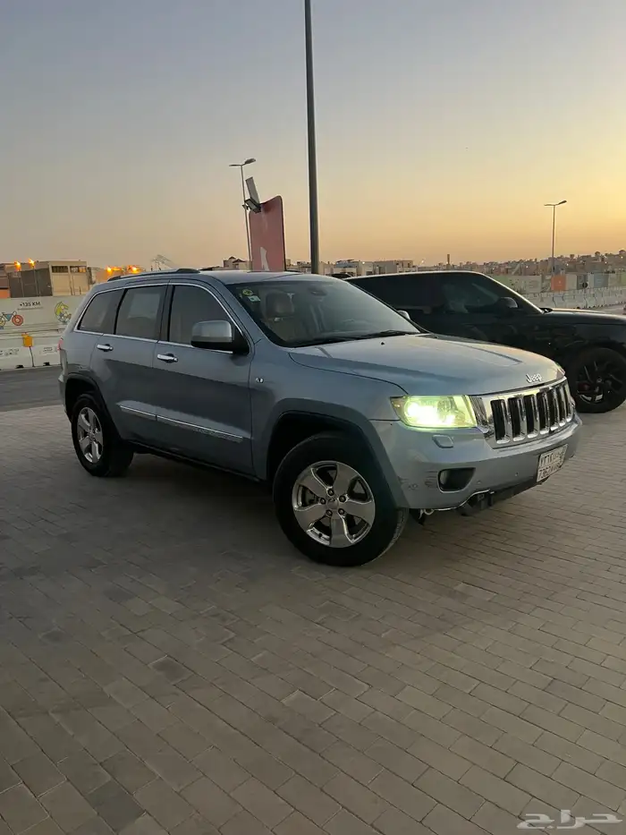 جيب قراند شروكي 2012 v8 أعلى فئة 1