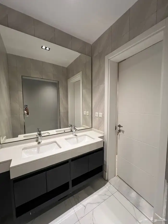 روف في مخطط الغدير 3 غرف و صالة واسعة كبيرة (600 ألف) 4