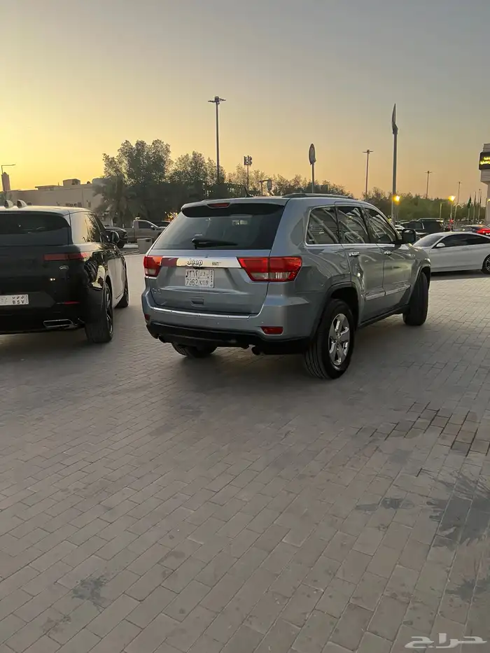 جيب قراند شروكي 2012 v8 أعلى فئة 3