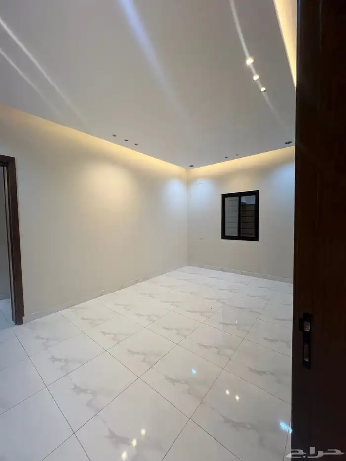 دور ارضي للبيع بمدخل سياره بسعر 550 الف حي النور 4