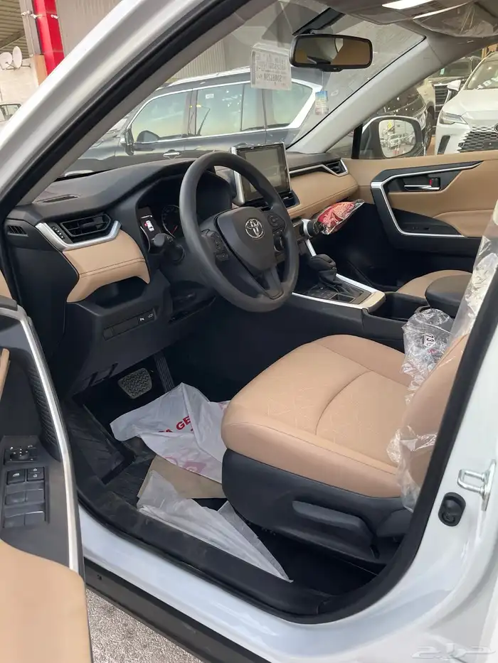 تويوتا راف فور XLE شنطة كهرب بنزين سعودي 2025 11