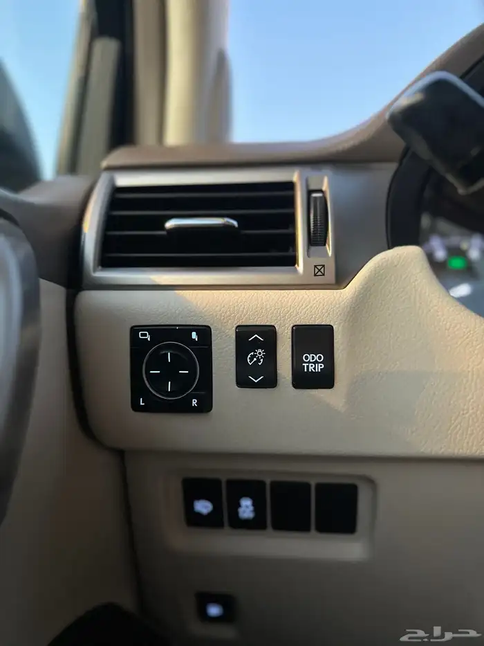 لكزس GX460 موديل 2014 سعودي فل كامل 30