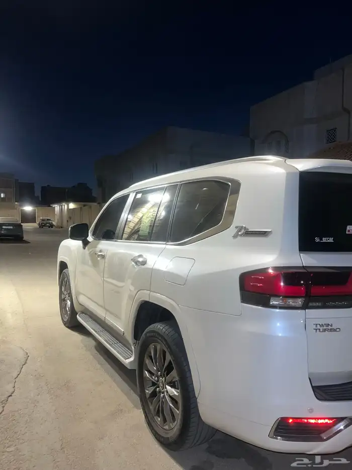 جيب لاندكروزر جي اكس ار 2023 سعودي 3