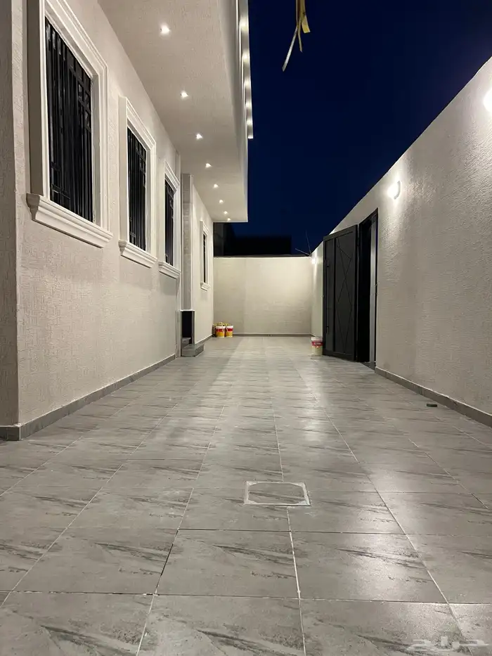للبيع دور أرضي على شارعين بضاحية الإسكان بجليل 4