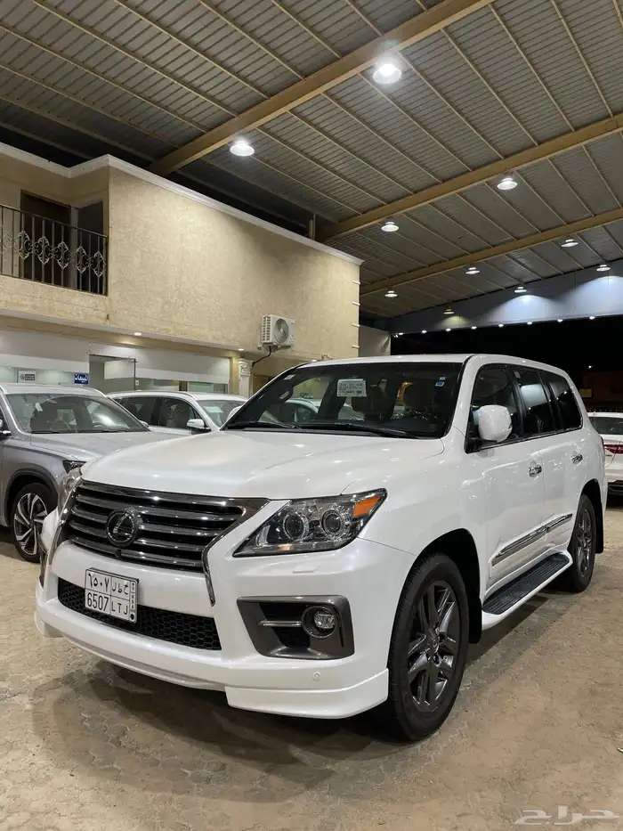 للبيع لكزس LX570 دي دي 2015 فل كامل عبداللطيف مخزن عداد 40 1