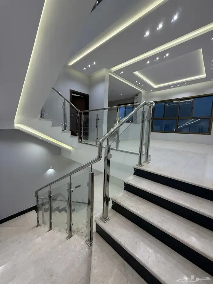 للبيع فيلا مودرن دورين وملحق تشطيب vip ف درة الموسي 14