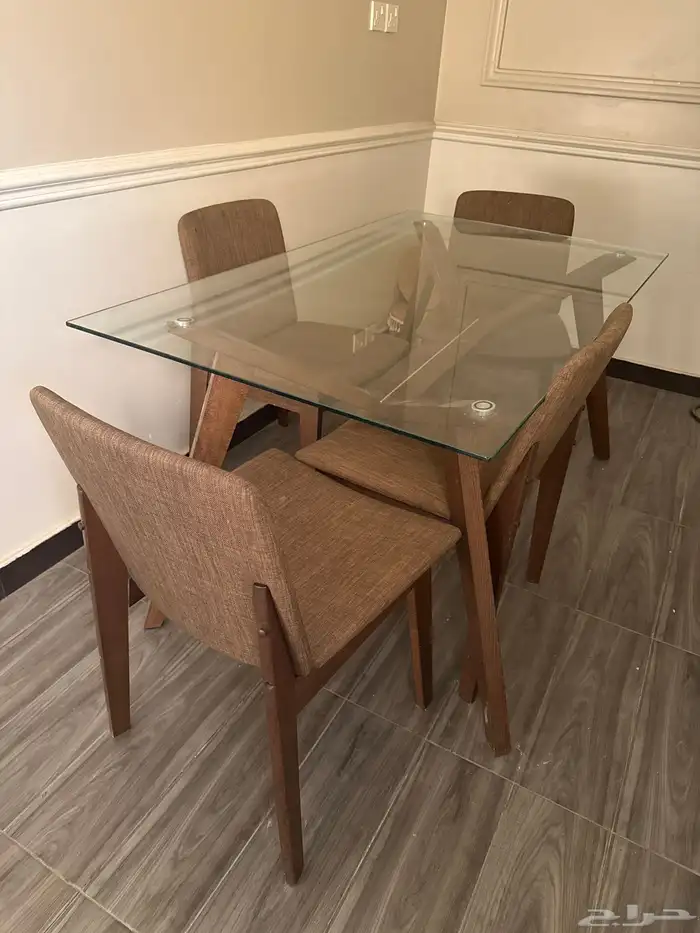 طاولة طعام 1