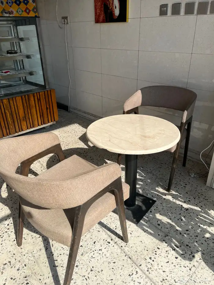 كراسي وطاولات للبيع 0