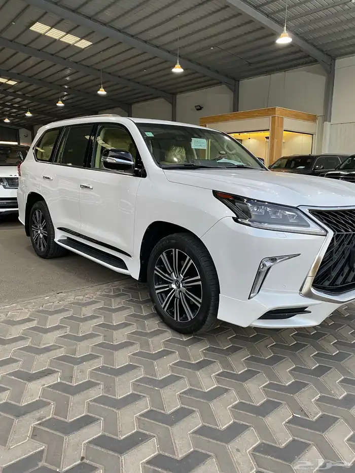 لكزس LX 570 2020 سعودي 2