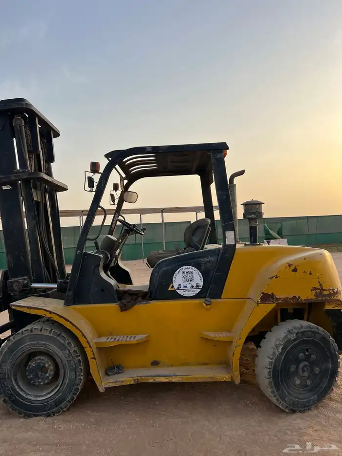 رافعه شوكيه فوركلفت سيزرلفت مان لفت للايجار Forklift 3
