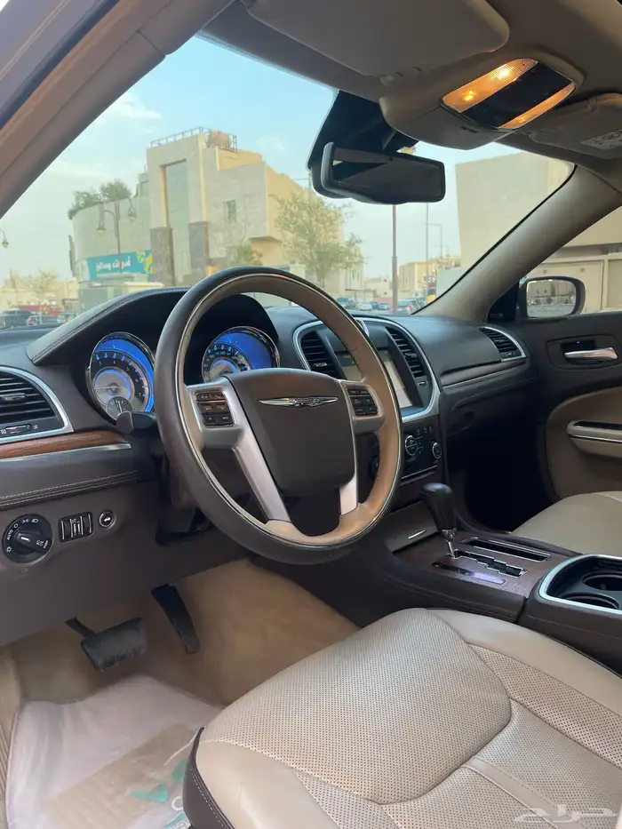 كرايزلر c300 اكزيكتيف 2014 10