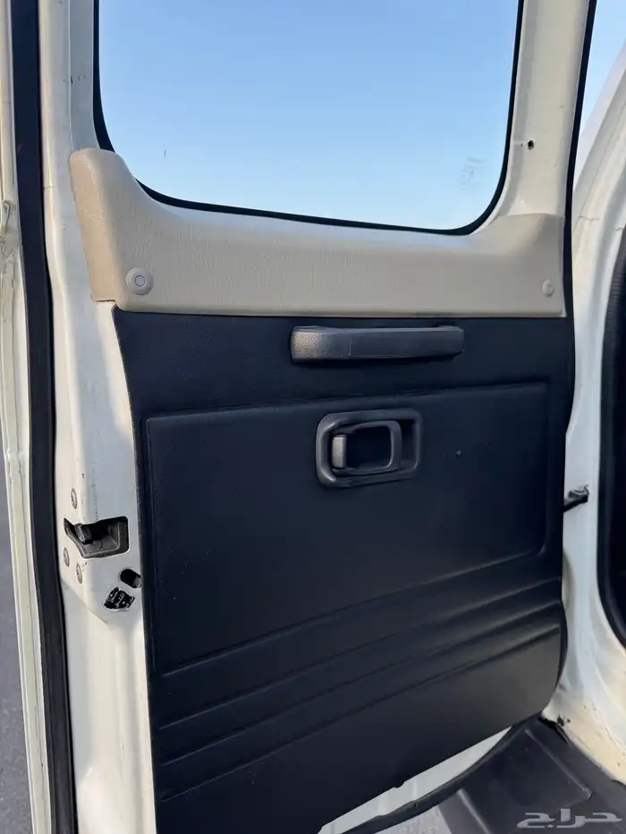 نيسان باترول 2006 تم البيع تم البيع 21