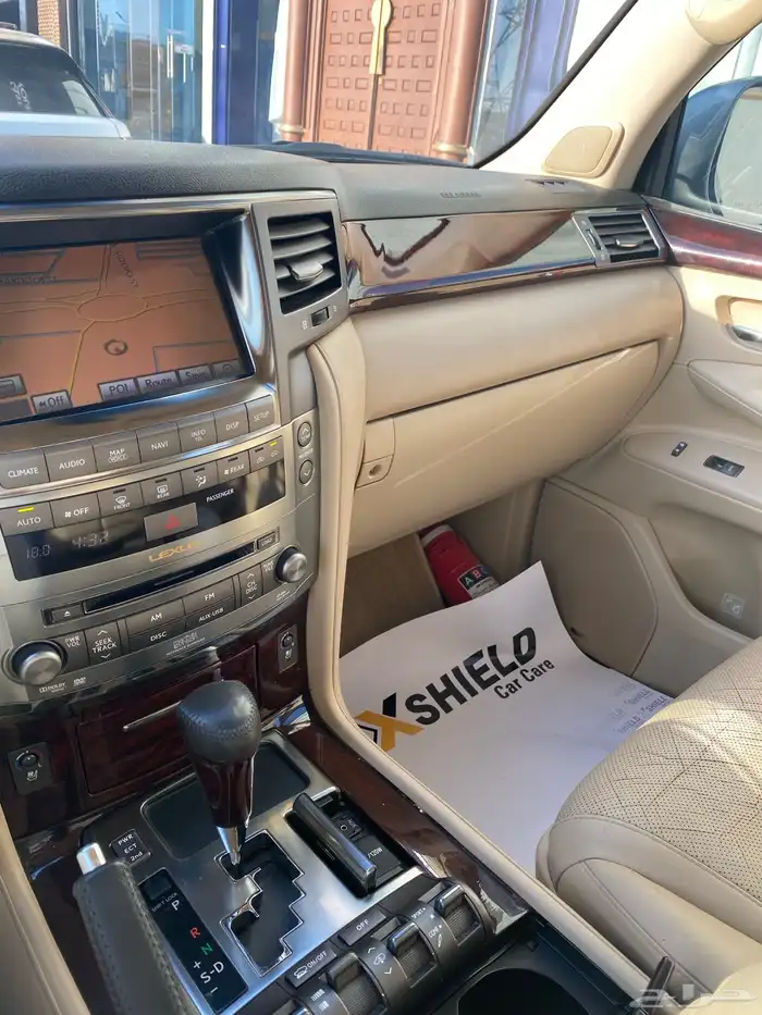 لكزس LX570 2011 7