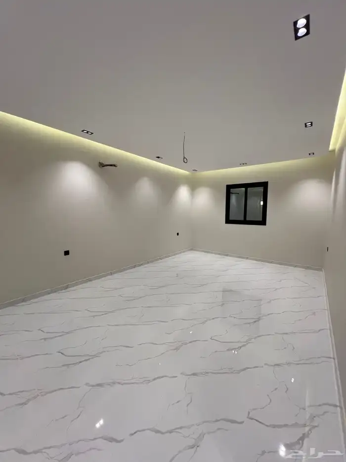 للبيع دور أرضي على شارعين بضاحية الإسكان بجليل 20
