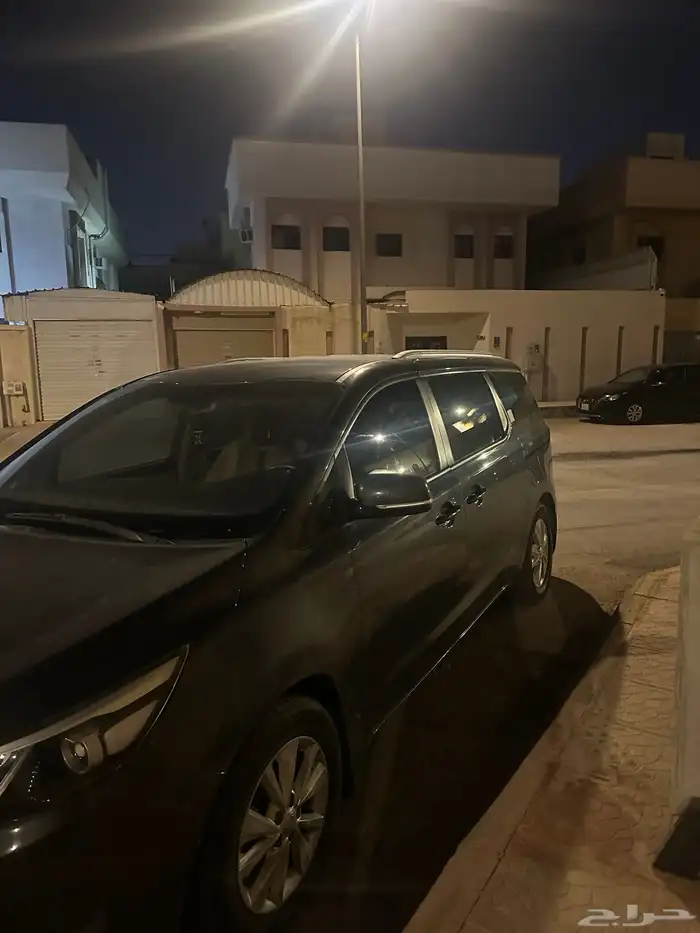 سيارة عائلية كرنفال كيا 2