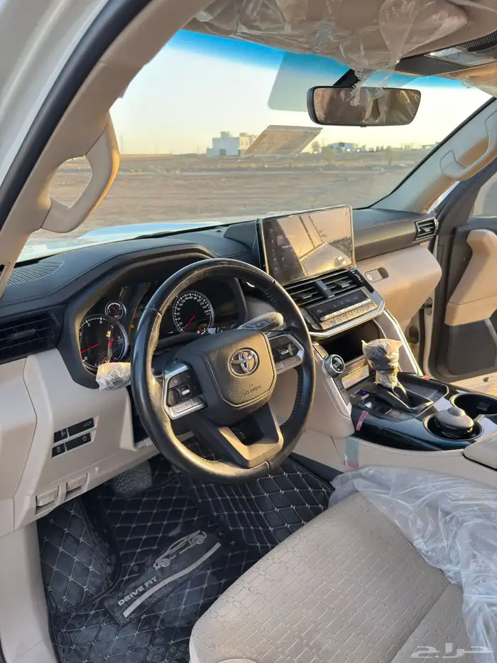 لاندكروزر 2022 GXR ديزل 12